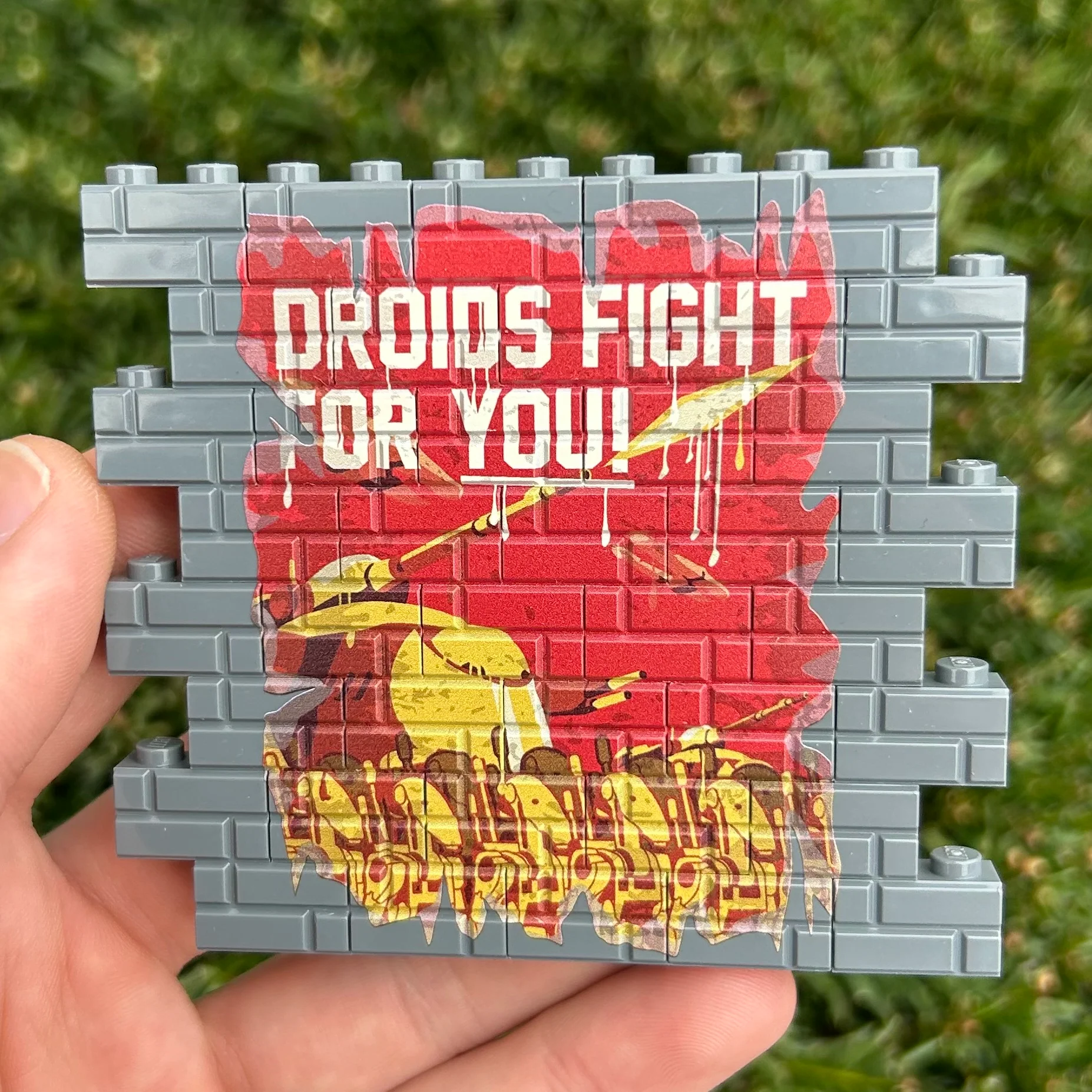 Droid Graffiti Wallbrick (Dark Bluish Grey)