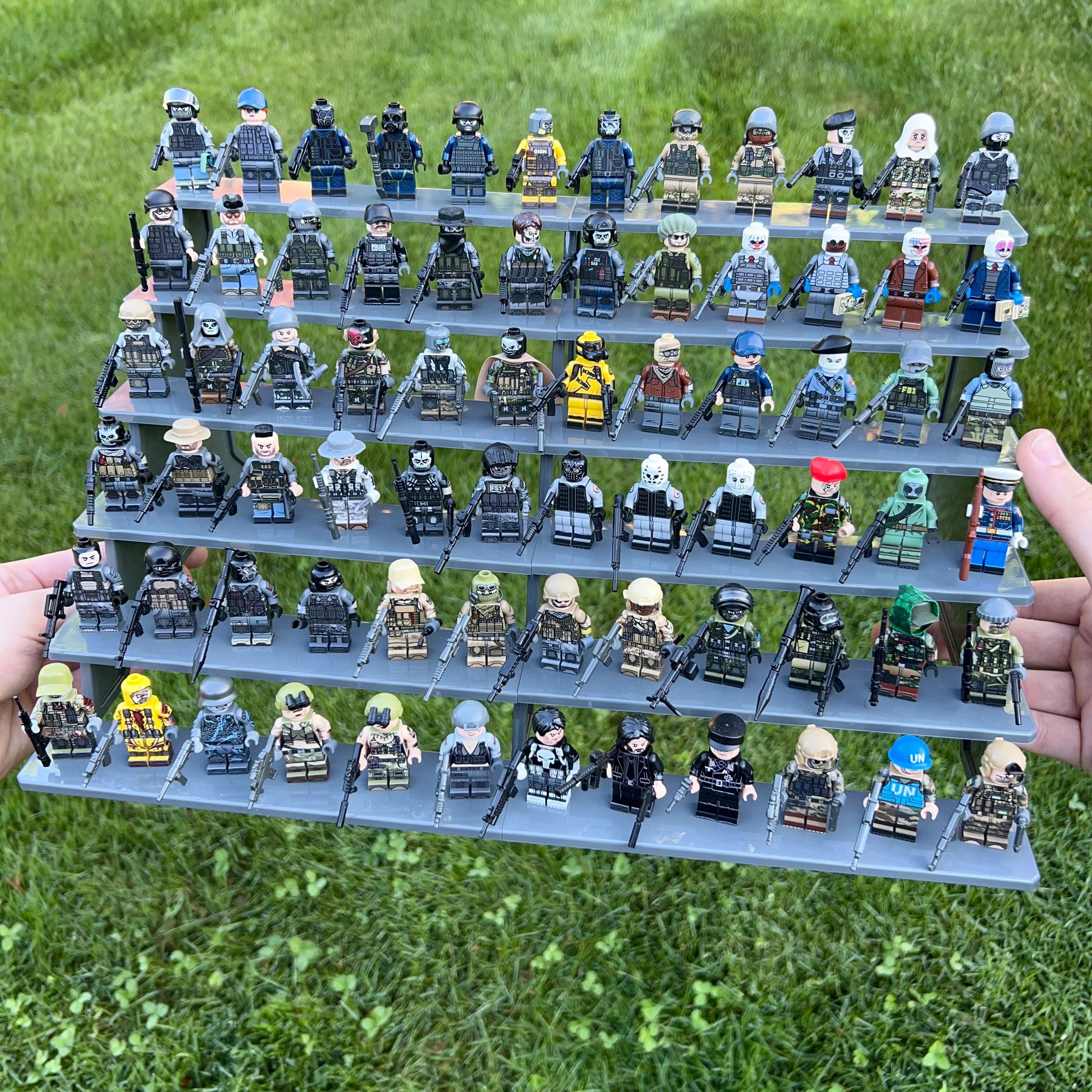 Minifigure Display Stand - Image 9
